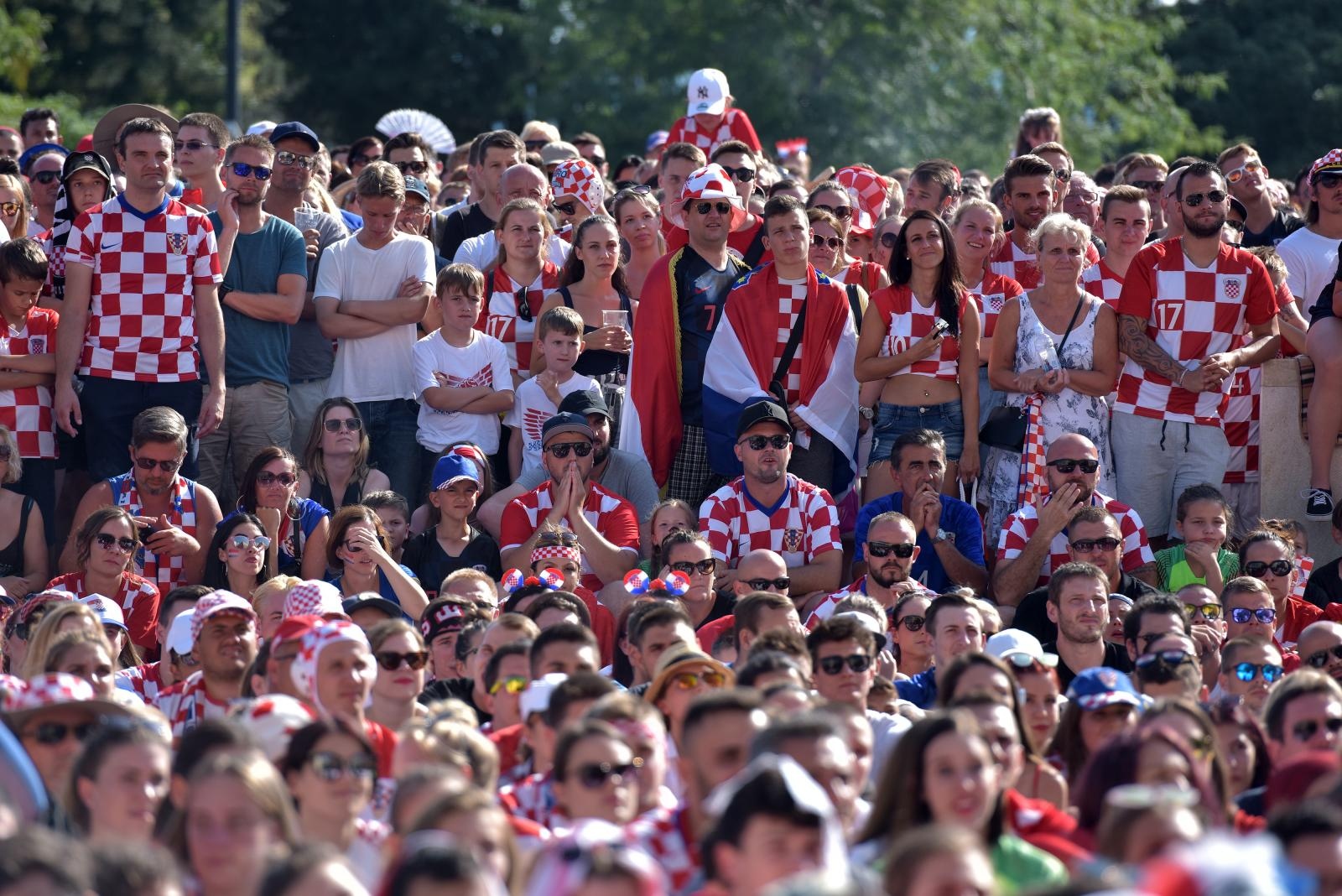 Tisuće Zadrana na Forumu navijalo za Vatrene u finalu Svjetskog prvenstva Tisuće Zadrana na Forumu navijalo za Vatrene u finalu Svjetskog prvenstva
