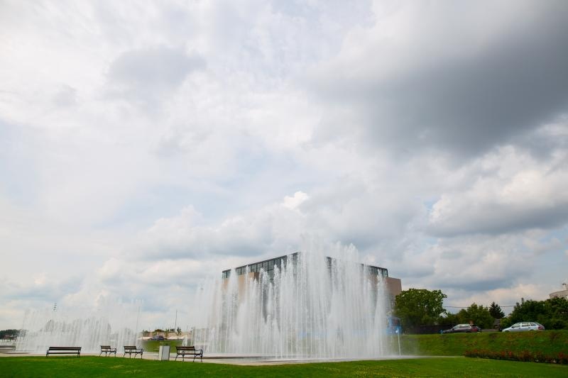 Zagreb: Novouređene fontane u Ulici Hrvatske bratske zajednice puštene u rad Zagreb: Novouređene fontane u Ulici Hrvatske bratske zajednice puštene u rad