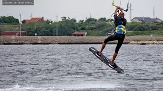 Kiteri guštali u refulima ninske bure Kiteri guštali u refulima ninske bure