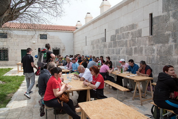 Drugi Planinarski pohod “Hajdemo do Vrane” 2. travnja 2016. Foto: Vinko Pešić