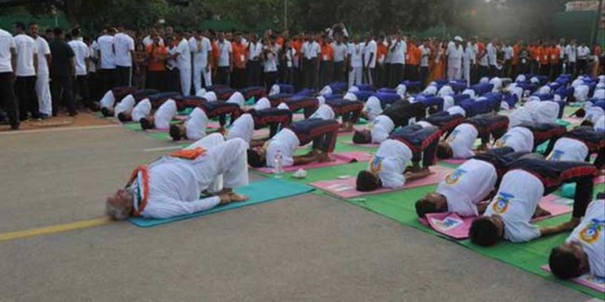 Indijski premijer Narendra Modi predvodio tisuće na proslavi Dana joge, http://www.ndtv.com