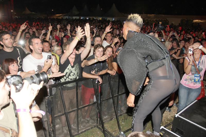 Skunk Anansie i Dubioza kolektiv oduševili nekoliko tisuća posjetitelja. Photo: Kristina Stedul Fabac/PIXSELL Skunk Anansie i Dubioza kolektiv oduševili nekoliko tisuća posjetitelja. Photo: Kristina Stedul Fabac/PIXSELL