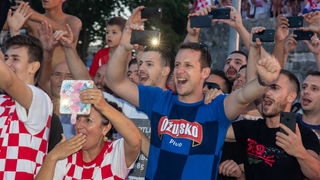 Veličanstven doček četvorice zadarskih Vatrenih od Gradskog mosta do Foruma