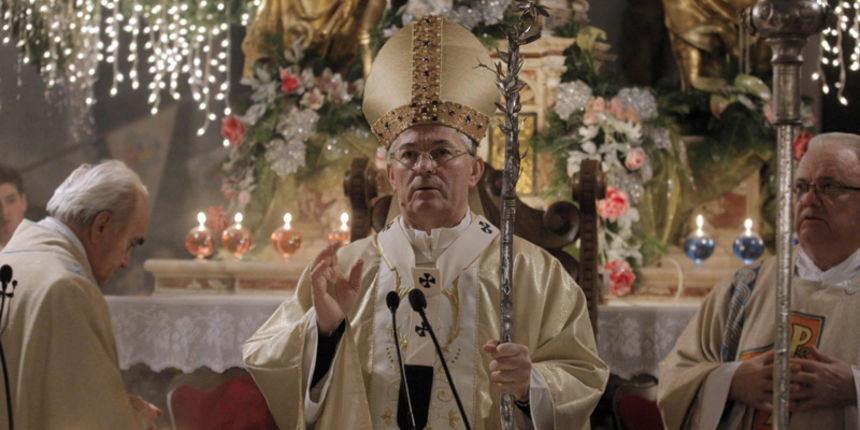 Split, 251209.
Polnocka u splitskoj katedrali svetog Dujma povodom blagdana Bozica.
Polnocku je predvodio Splitsko – makarski nadbiskup Marin Barisic.
Foto: Ante Cizmic / CROPIX Split, 251209.
Polnocka u splitskoj katedrali svetog Dujma povodom blagdana Bozica.
Polnocku je predvodio Splitsko – makarski nadbiskup Marin Barisic.
Foto: Ante Cizmic / CROPIX