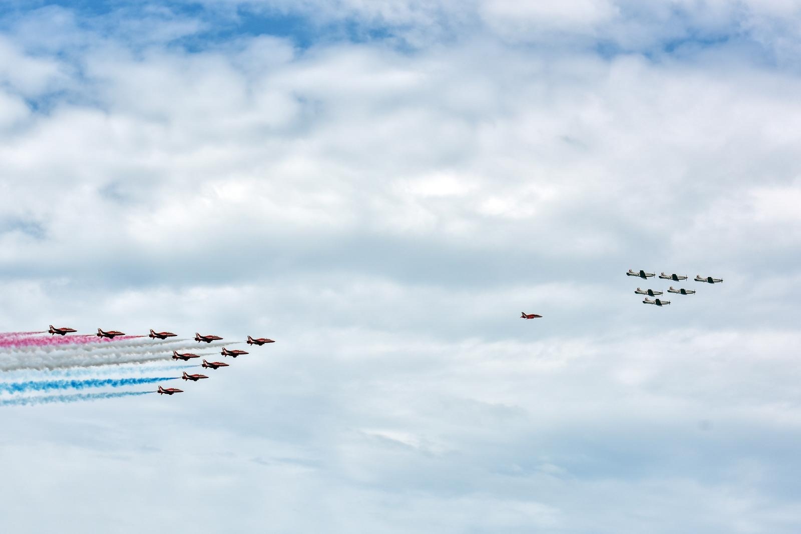 Krila Oluje i Red Arrows preletjeli iznad zadarskog kanala