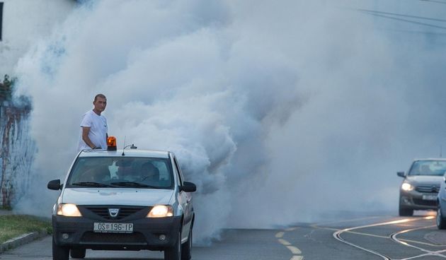 Zaprašivanje komaraca u Osijeku