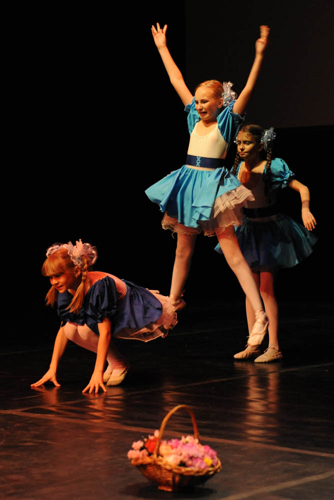 Zadar, 12.5.2012. snimio: Nenad Marčev
1. Zadarski plesni festival
(In memoriam Nives Šimatović-Predovan)
Dvorana Kazališta lutaka Zadar Zadar, 12.5.2012. snimio: Nenad Marčev
1. Zadarski plesni festival
(In memoriam Nives Šimatović-Predovan)
Dvorana Kazališta lutaka Zadar