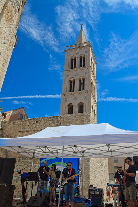 Image 892627 (auto) Image 892627 (auto)