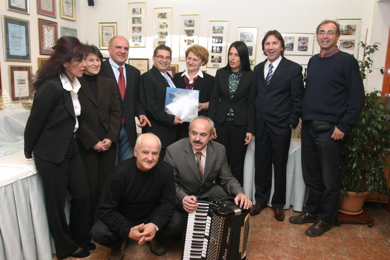 Hotel Vicko Starigrad nagrada Adrian 15.11.2007. Hotel Vicko Starigrad nagrada Adrian 15.11.2007.