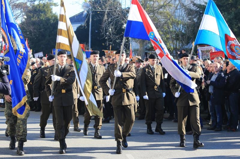 Image 380807 (auto) Image 380807 (auto)