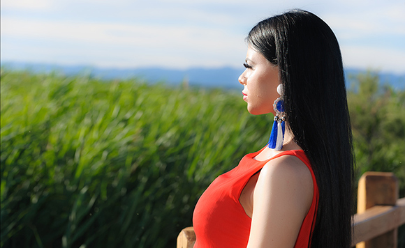 Anita Maričić u promociji modnih kreacija na Vranskom Jezeru (foto: Ivan Toman)