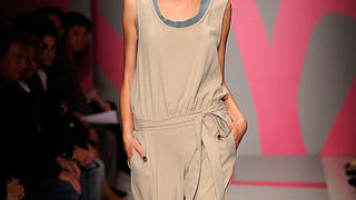 DKNY – Proljeće 2010. (foto: www.coutorture.com)