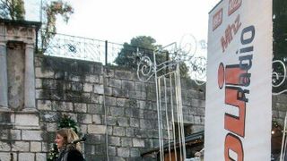 Božićnica na Novom: Radiolino, Djed božićnjak i ekipa Novog radija darivala sugrađane. Foto: Jurica Gašpar