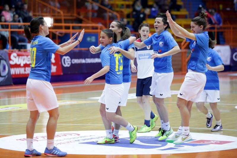 Finale Kutije šibica: ŽNK Osijek – HNTV i MNK Futsal Super chicks 4-1 Finale Kutije šibica: ŽNK Osijek – HNTV i MNK Futsal Super chicks 4-1