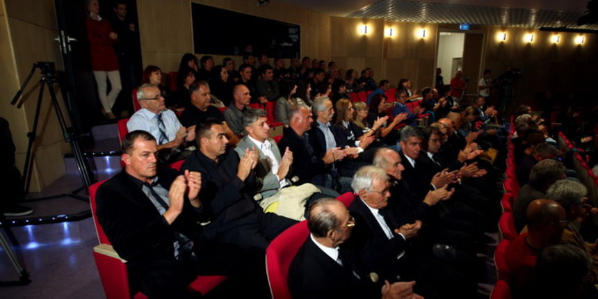 Zadar, 121012.
Kazaliste lutaka Zadar. Povodom 57. rodjendana generala Ante Gotovine Udruga Zene u Domovinskom ratu-Zadar, organizira kulturnu vecer pod nazivom: Generale, uvijek smo u mislima s vama.
Foto: Jure Miskovic / CROPIX Zadar, 121012.
Kazaliste lutaka Zadar. Povodom 57. rodjendana generala Ante Gotovine Udruga Zene u Domovinskom ratu-Zadar, organizira kulturnu vecer pod nazivom: Generale, uvijek smo u mislima s vama.
Foto: Jure Miskovic / CROPIX