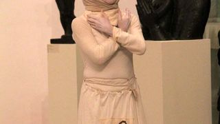 Glazbeno-plesni performans “Ona koja nosi”, foto: Iva Perinčić Glazbeno-plesni performans “Ona koja nosi”, foto: Iva Perinčić