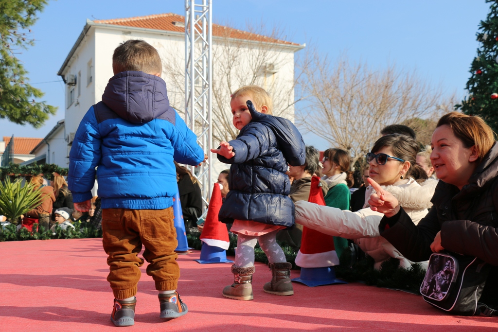 Sveti Nikola posjetio Vir i uvjerio se: nema zločeste djece Sveti Nikola posjetio Vir i uvjerio se: nema zločeste djece