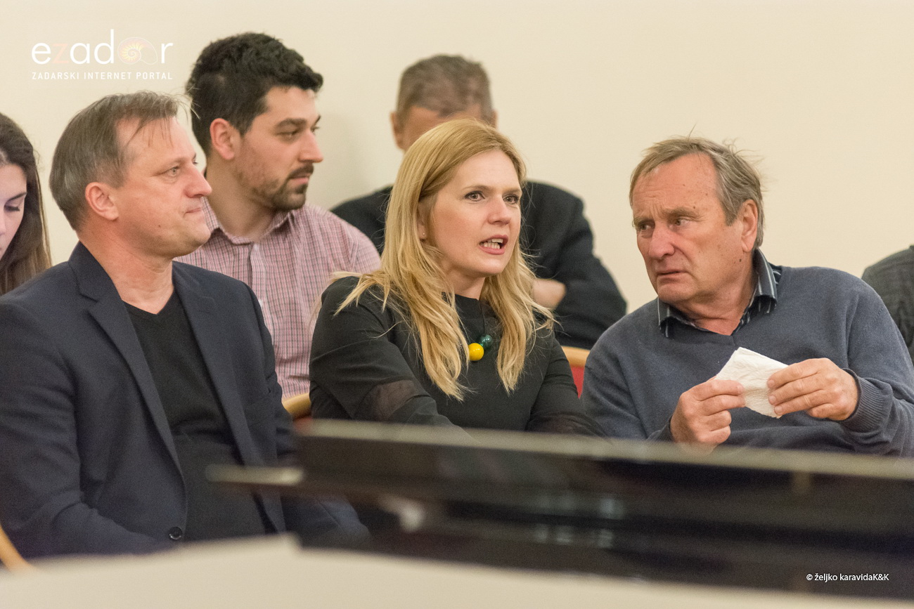 “Glazbena fantazija” Zadarskog komornog orkestra u Svečanoj dvorani Sveučilišta u Zadru. Solist Berislav Šipuš na klaviru, pod ravnanjem maestra Pavla Dešpalja “Glazbena fantazija” Zadarskog komornog orkestra u Svečanoj dvorani Sveučilišta u Zadru. Solist Berislav Šipuš na klaviru, pod ravnanjem maestra Pavla Dešpalja