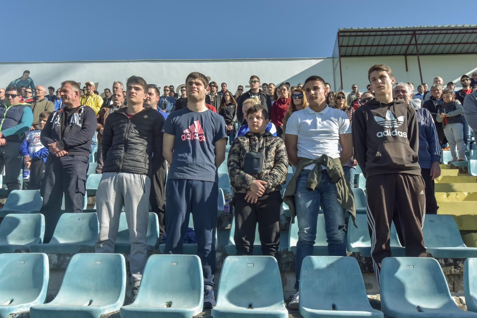 Igrači i navijači NK Zadar obilježili 10. obljetnicu tragične smrti Hrvoja Ćustića Igrači i navijači NK Zadar obilježili 10. obljetnicu tragične smrti Hrvoja Ćustića