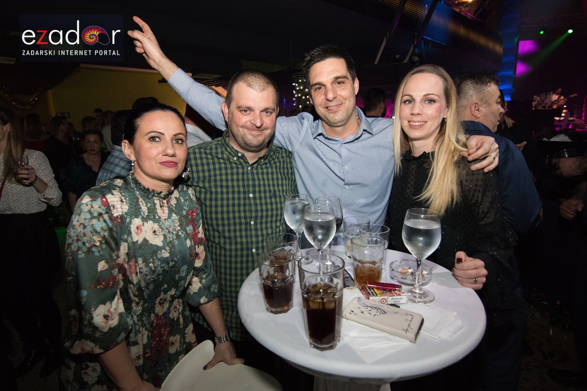 Ludnica u Saturnusu: Najbolji doček u svemiru i šire Ludnica u Saturnusu: Najbolji doček u svemiru i šire