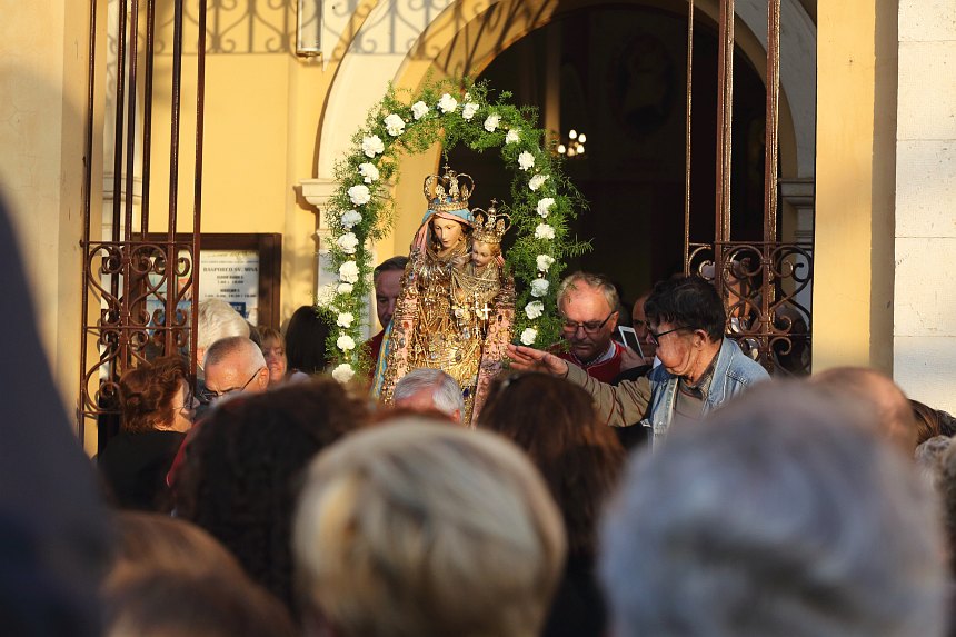 Svečanost proslave blagdana Gospe Loretske, foto-L. Banić Svečanost proslave blagdana Gospe Loretske, foto-L. Banić
