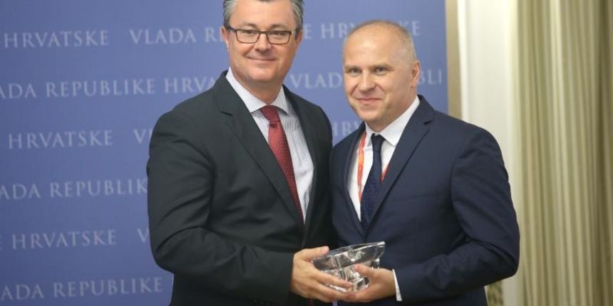 Predsjednik tehnicke Vlade Tihomir Oreskovic primio je predstavnike Europskih sveucilisnih igra Zagreb-Rijeka 2106. Tihomir Oreskovic, Adam Roczek