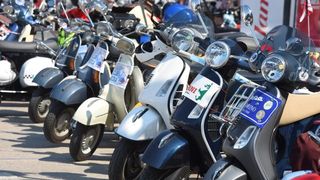 U Biogradu na moru zapoceo je Vespa World Days 2015 koji traje od 11-14. lipnja. Ocekuje se dolazak 5000 vozaca iz 32 zemlje. Photo: Hrvoje Jelavic/PIXSELL U Biogradu na moru zapoceo je Vespa World Days 2015 koji traje od 11-14. lipnja. Ocekuje se dolazak 5000 vozaca iz 32 zemlje. Photo: Hrvoje Jelavic/PIXSELL