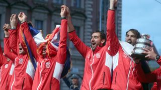 Zlatne tenisače na Trgu bana Josipa Jelačića dočekale tisuće navijača Zlatne tenisače na Trgu bana Josipa Jelačića dočekale tisuće navijača