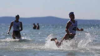 Na plaži u Zatonu kod Zadra održan je tečaj Hrvatskog crvenog križa za  djevojke i mladiće kako bi dobili licencu za spasioce na plažama Zadarske županije. Photo: Filip Brala/PIXSELL