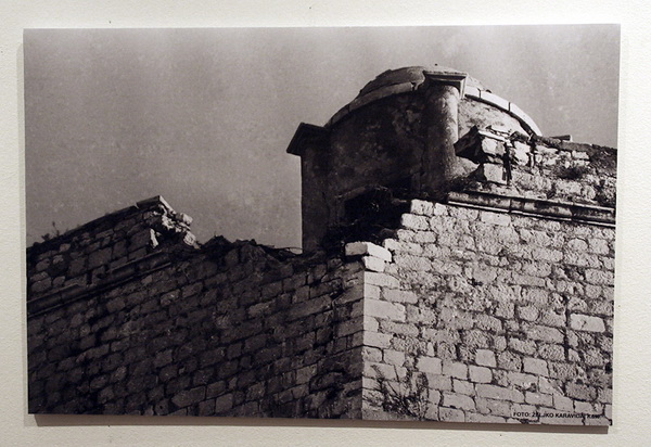 HKK: Otvorenje izlozbe “Razaranje Zadra” Zvonka Kucelina i Zeljka Karavide