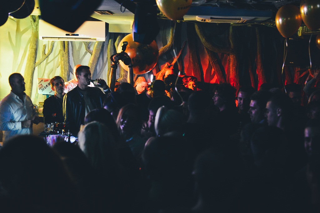 Votka party u Svarog Baru, Foto: Iva Perinčić Votka party u Svarog Baru, Foto: Iva Perinčić