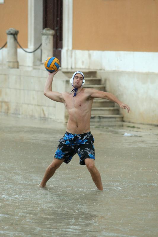 Vaterpolo utakmica na Forumu ispred crkve Sv. Donata, Foto: Filip Brala/PIXSELL