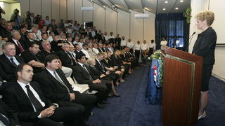 Split, 270611.
Danas je u kino sali na poljudskom stadionu odrzana komemoracija za preminulog Tomislava Ivica nogometnog trenera.
Andjelka Viskovic, zamjenica gradonacelnika
Foto: Jakov Prkic / Cropix Split, 270611.
Danas je u kino sali na poljudskom stadionu odrzana komemoracija za preminulog Tomislava Ivica nogometnog trenera.
Andjelka Viskovic, zamjenica gradonacelnika
Foto: Jakov Prkic / Cropix