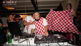 Čudesna noć: Velika fešta ulicama Zadra nakon plasmana Vatrenih u finale SP Čudesna noć: Velika fešta ulicama Zadra nakon plasmana Vatrenih u finale SP