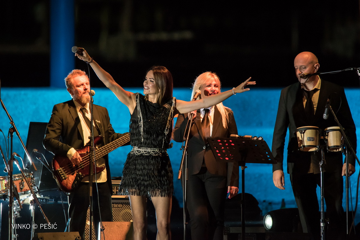 Severina oduševila nastupom na bazenu Ilirije u Biogradu na Moru