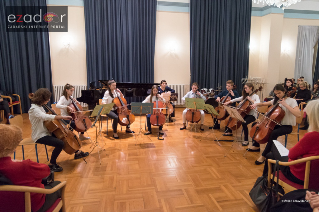 Božićni koncert mladih ansambala Glazbene škole Blagoje Bersa