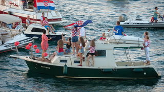 Zadar priredio čudesan doček svojim Vatrenim herojima (1)