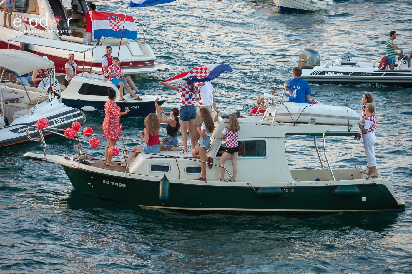 Zadar priredio čudesan doček svojim Vatrenim herojima (1)