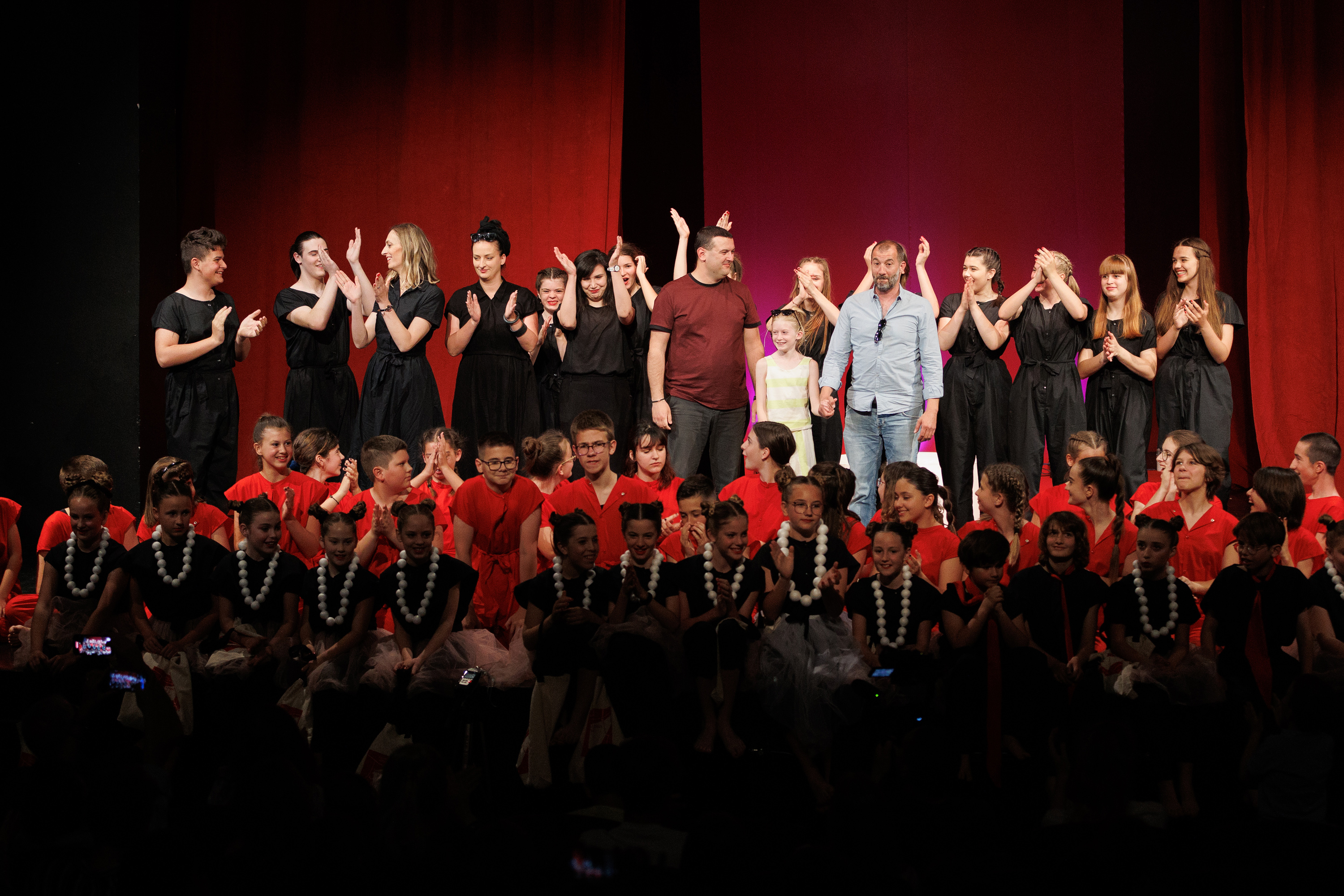 Igrajmo se: Zabranjeno mlađima od 15 strana A