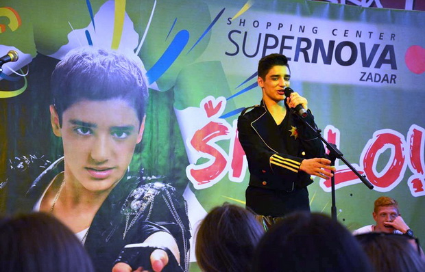 Supernova: Adio školo uz uručenje nagradnog automobila Audi A 1 i velike donacije u visini 50.000 kn HCK-u Supernova: Adio školo uz uručenje nagradnog automobila Audi A 1 i velike donacije u visini 50.000 kn HCK-u