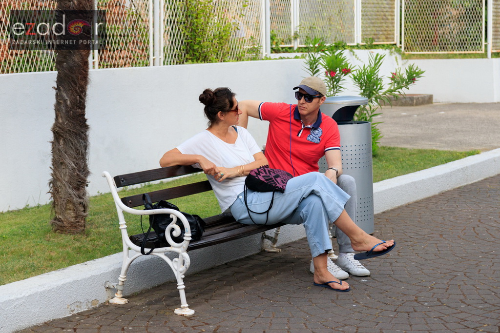 Simboličnim rušenjem zida započeo je urbani festival KvartArt na Voštarnici