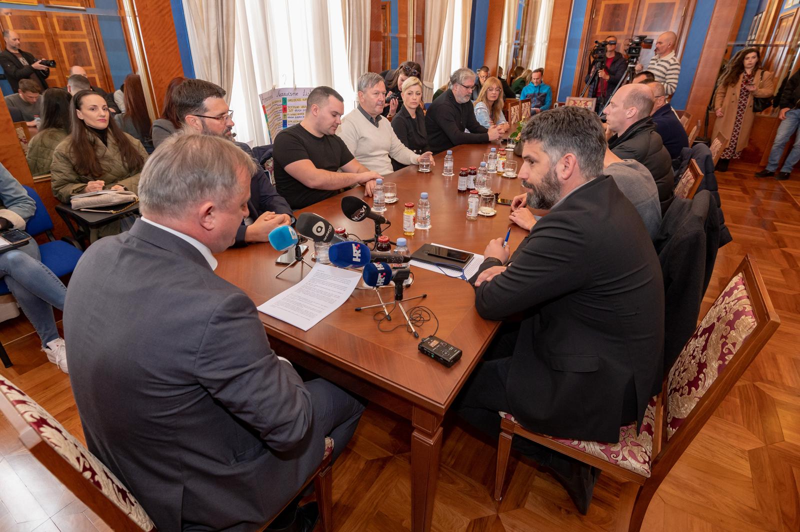 Gradonačelnik Dukić održao sastanak s gradskim vijećnicima