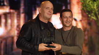 Zadar, 131110.
Dvorana Kresimira Cosica.
Festival zabavne glazbe Zadar 2010. Druga vecer.
Na fotografiji: Zoran Jelenkovic, dobitnik prve nagrade publike i Damir Bucic, organizator festivala
Foto: Vladimir Ivanov / Cropix Zadar, 131110.
Dvorana Kresimira Cosica.
Festival zabavne glazbe Zadar 2010. Druga vecer.
Na fotografiji: Zoran Jelenkovic, dobitnik prve nagrade publike i Damir Bucic, organizator festivala
Foto: Vladimir Ivanov / Cropix