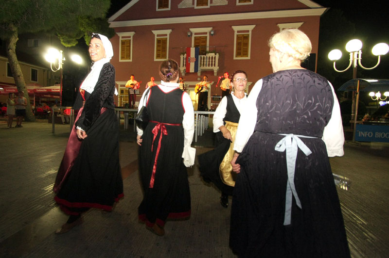 Biograd: Večer starih zanata i rukotvorina (foto: Marin Gospić)