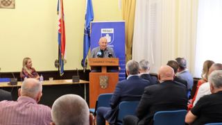 Primanjem u Domu županije uz dodjelu prigodnih zahvalnica svečano je obilježena 32. godišnjica osnutka i borbenog djelovanja 112. brigade Hrvatske vojske.