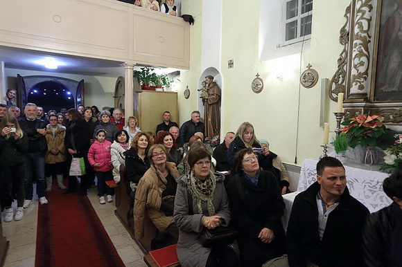 “Božićna čarolija” – koncert klapa u petrčanskoj crkvi sv. Ivana i Pavla “Božićna čarolija” – koncert klapa u petrčanskoj crkvi sv. Ivana i Pavla