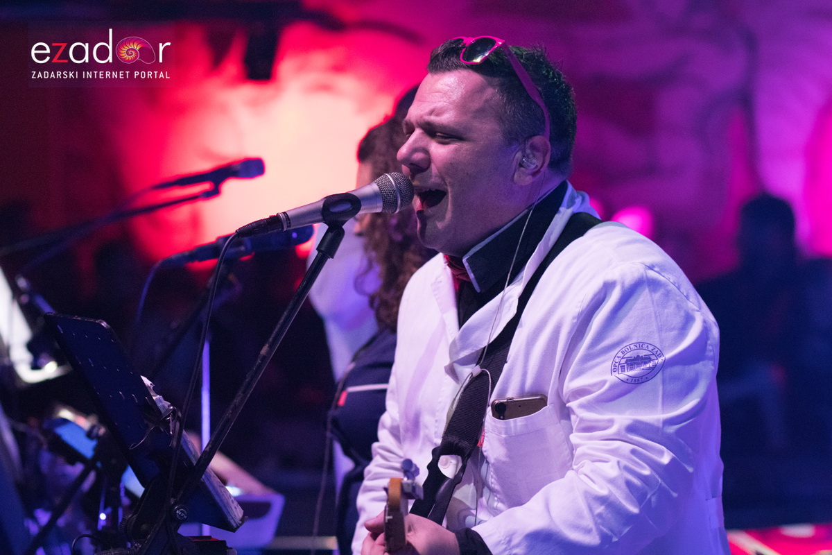 Ludnica u Saturnusu: Najbolji doček u svemiru i šire Ludnica u Saturnusu: Najbolji doček u svemiru i šire