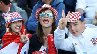 Hrvatski navijači okupirali Lens uoči utakmice s Portugalom, Photo: PIXSELL Hrvatski navijači okupirali Lens uoči utakmice s Portugalom, Photo: PIXSELL