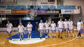 Fešta u povodu 80. rođendana Pina Giergie: Vetarani KK Zadar – Veterani KK Olimpija Fešta u povodu 80. rođendana Pina Giergie: Vetarani KK Zadar – Veterani KK Olimpija