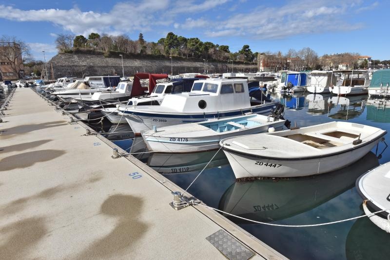 Uvala jazine, foto: D. Stanin, PIXSELL//camci, brodovi, uvala, vez, ilustracija, brodice, lucica, Luka, brod,